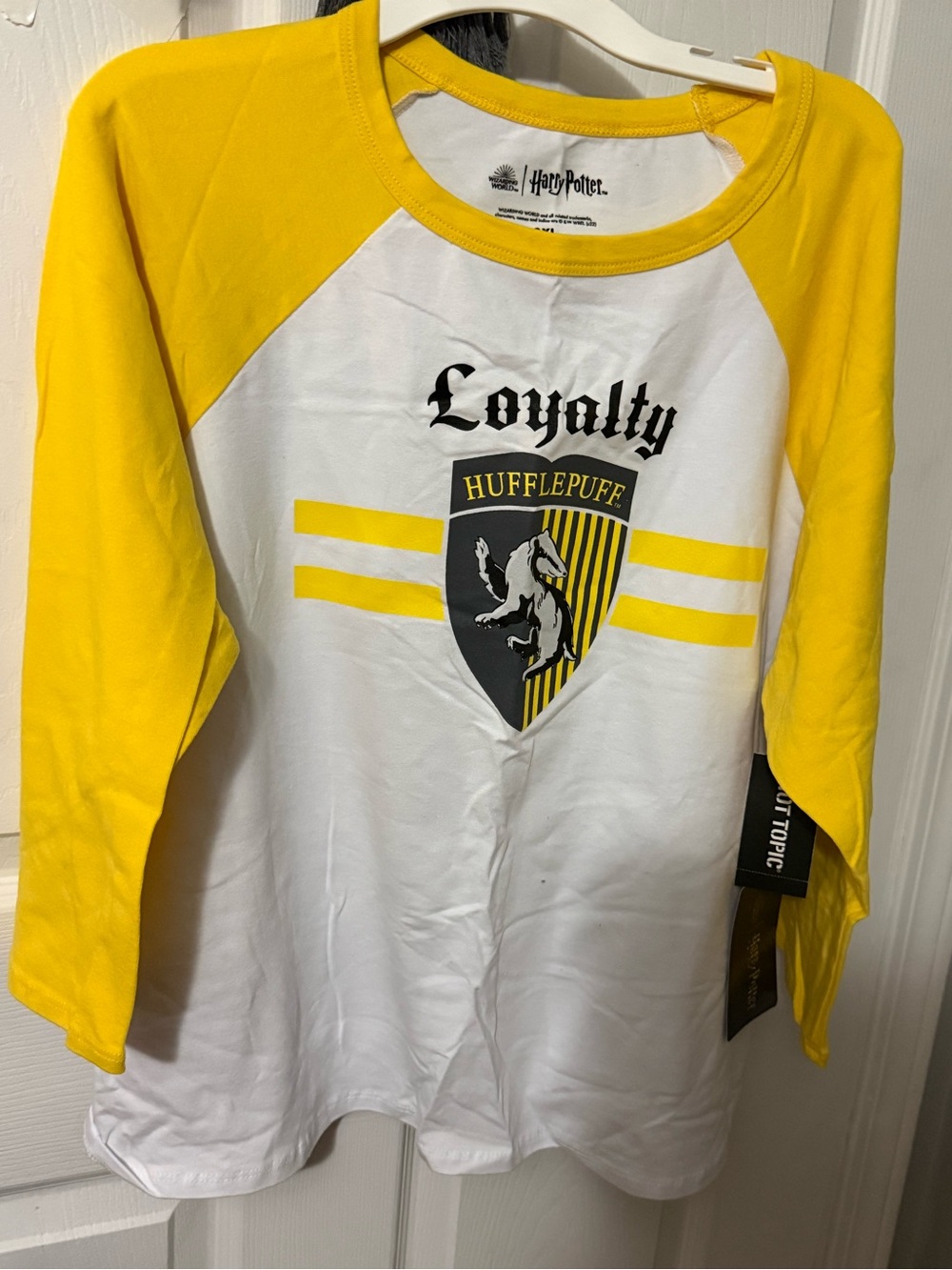 Warner Bros. Hufflepuff Loyalty Raglan Tee - Yellow & White